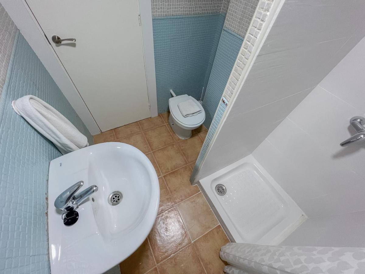 Centrico Apartamento Junto Al Cervantes Малага Екстериор снимка