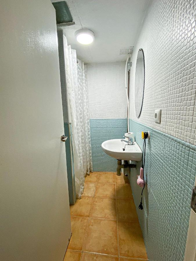 Centrico Apartamento Junto Al Cervantes Малага Екстериор снимка